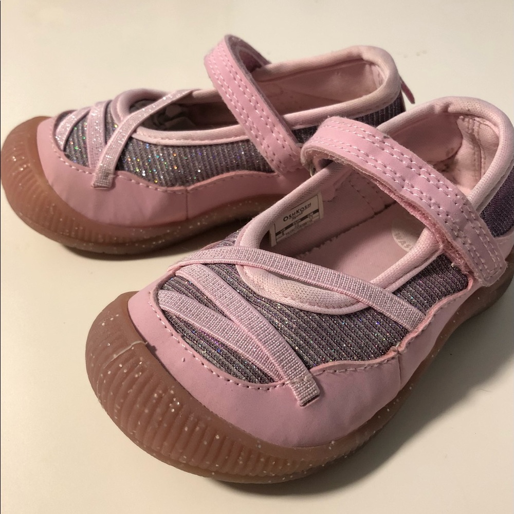 OshKosh B’gosh Toddler Girl Pink/Glitter Shoes. Size